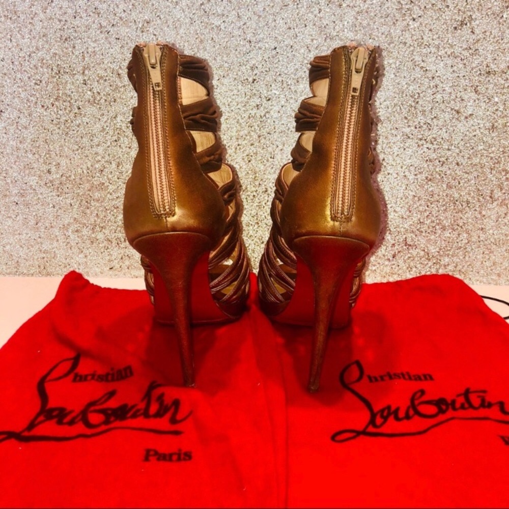 👠SOLD👠Louboutin Gold Tinazata 120 booties pump - Picture 5 of 8